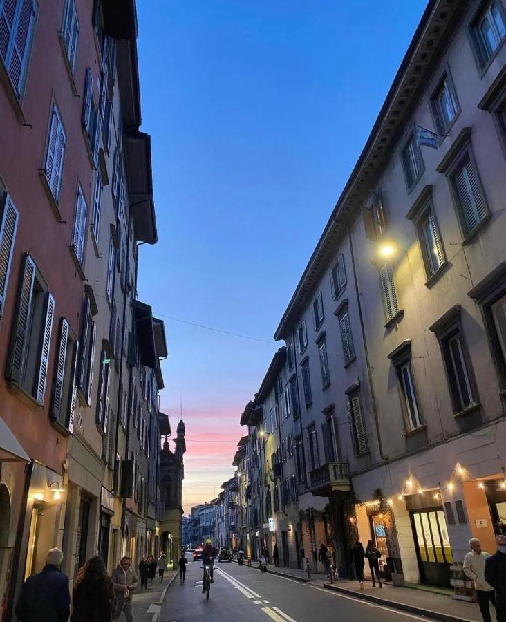 Stella Apartment Center Bergamo Luaran gambar